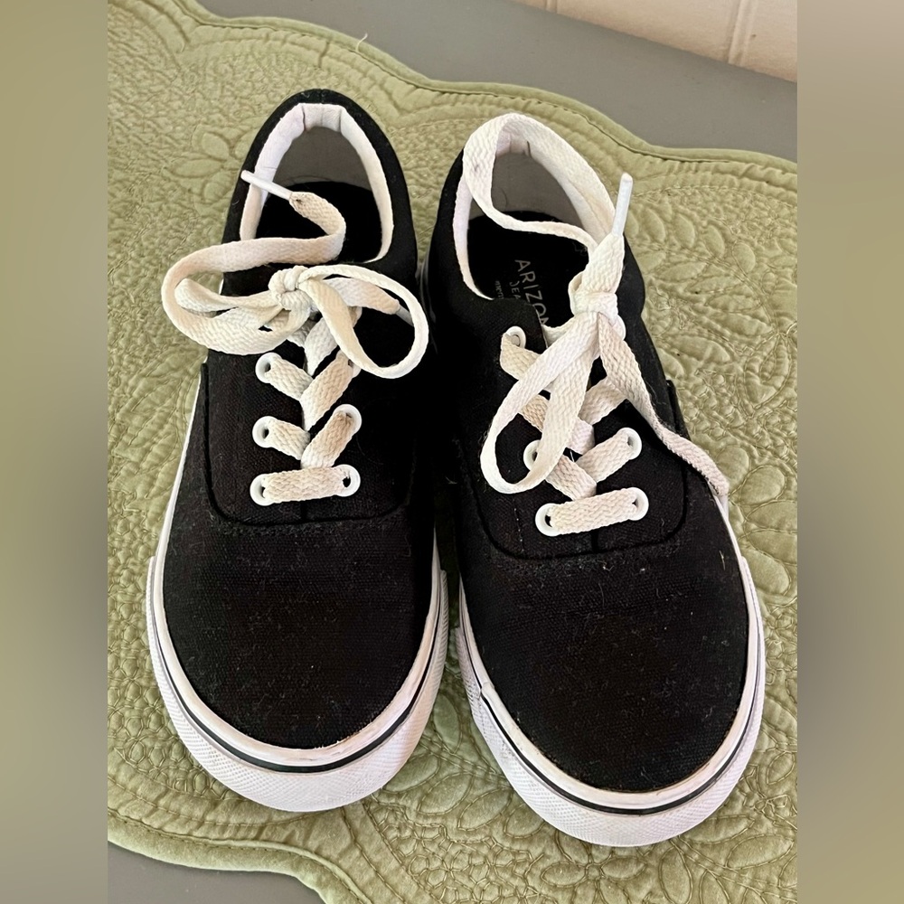 Boys or Girls Arizona Black Canvas Shoes size 2